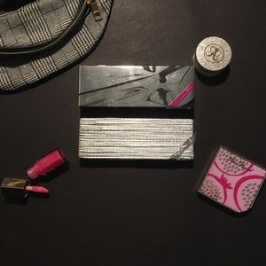 Mac Shiny Pretty Things Face Compact in Fair